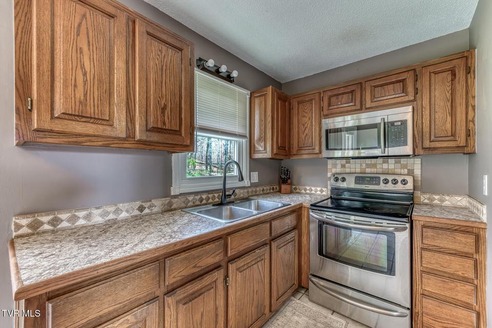 Photo #9: 134 Evergreen Road