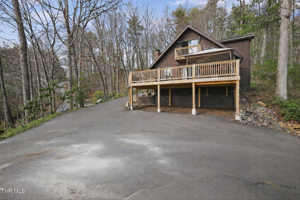 Photo #3: 135 Hiddenwood Drive