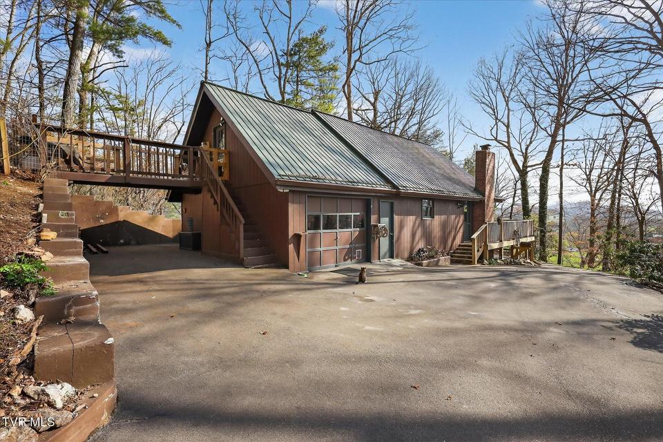 Photo #4: 135 Hiddenwood Drive