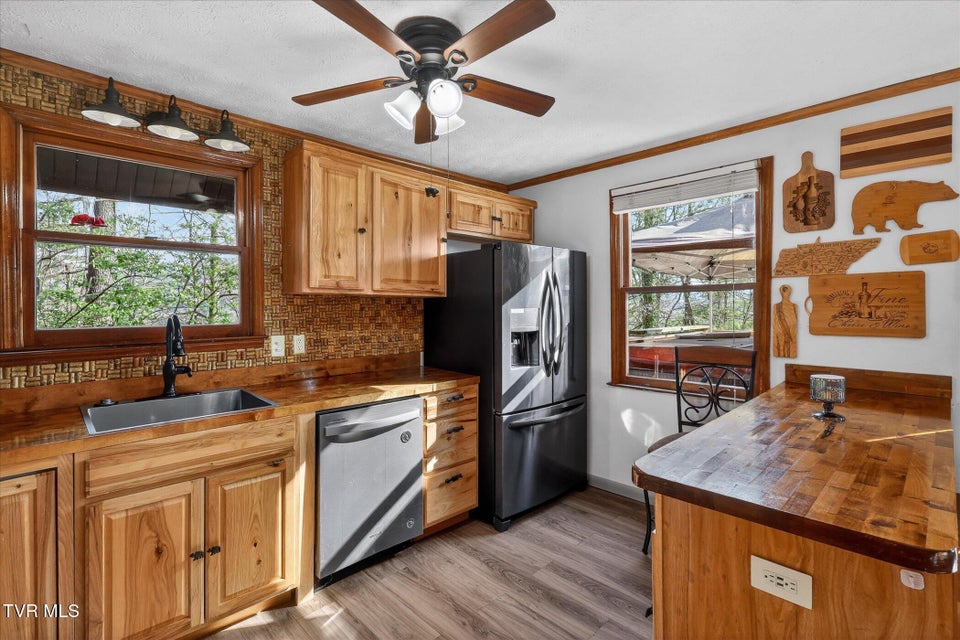 Photo #18: 135 Hiddenwood Drive