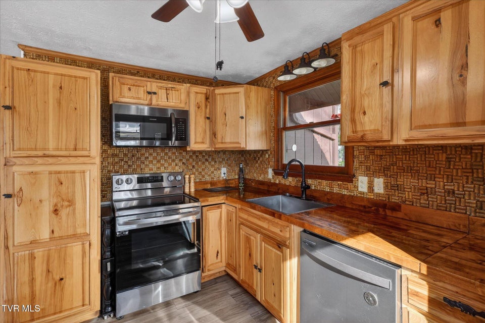 Photo #19: 135 Hiddenwood Drive