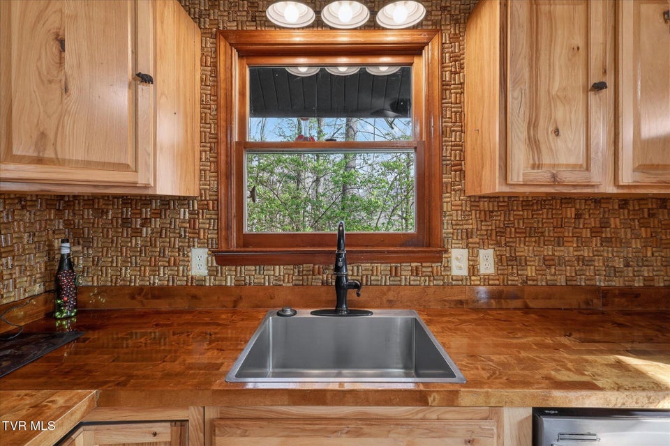 Photo #21: 135 Hiddenwood Drive