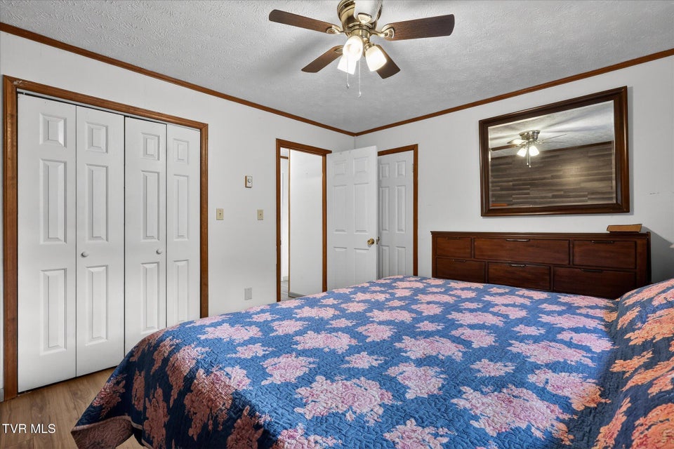 Photo #27: 135 Hiddenwood Drive