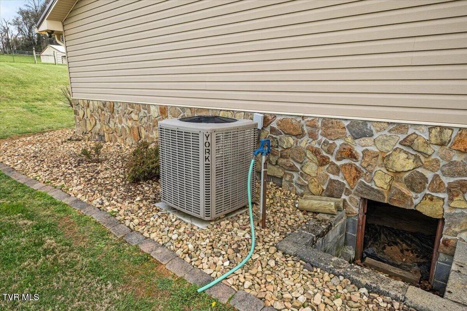 Photo #72: 231 County Farm Road