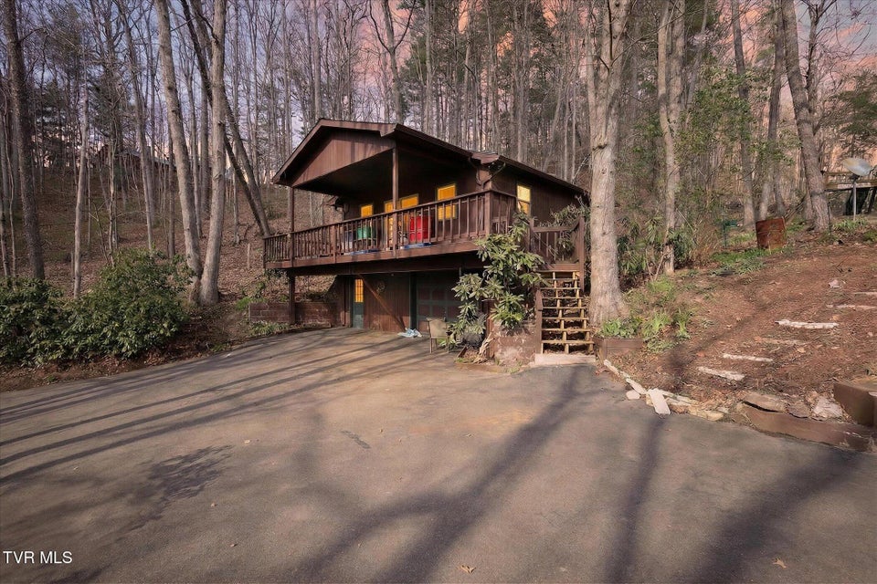 Photo #39: 135 Hiddenwood Drive