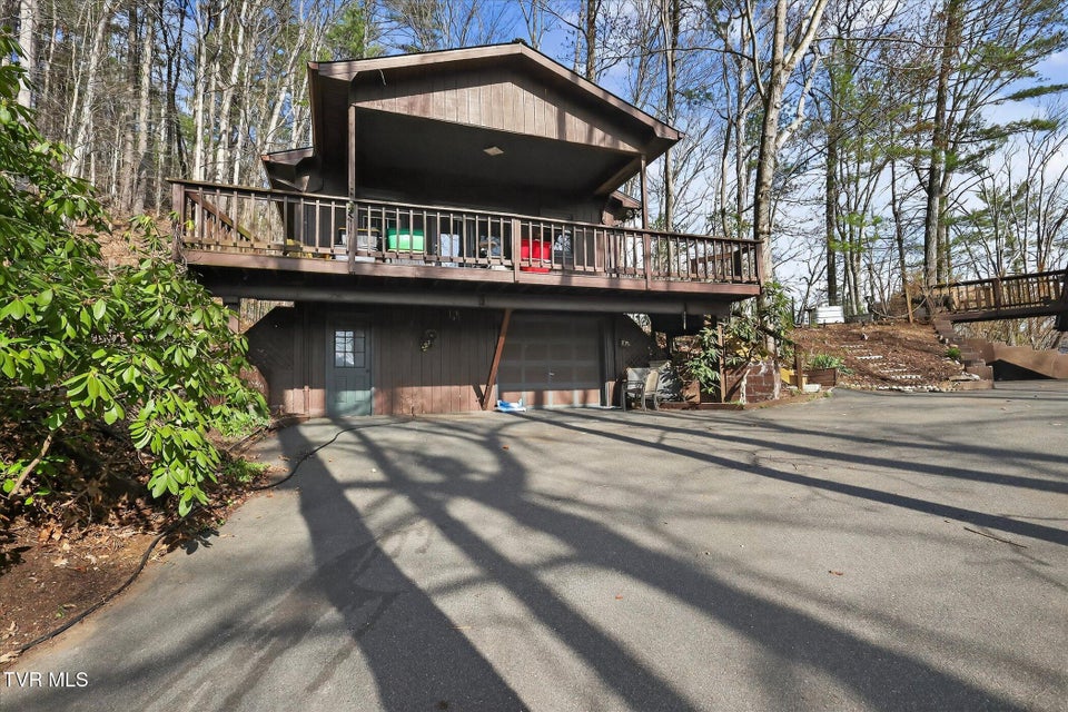 Photo #37: 135 Hiddenwood Drive