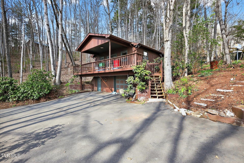 Photo #38: 135 Hiddenwood Drive