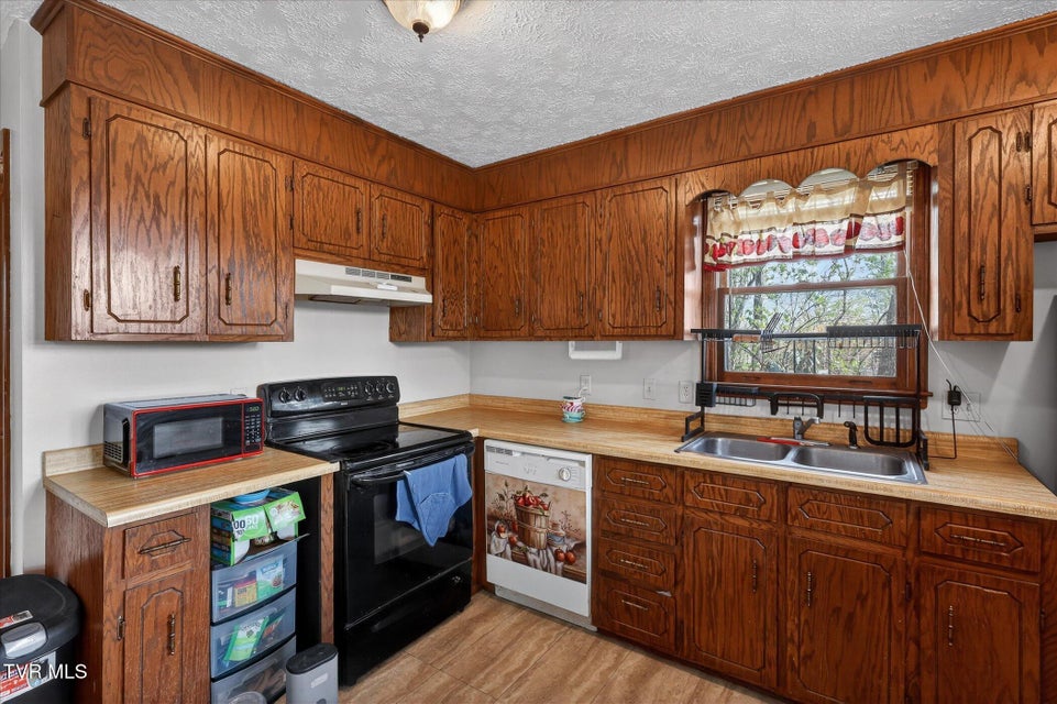 Photo #41: 135 Hiddenwood Drive