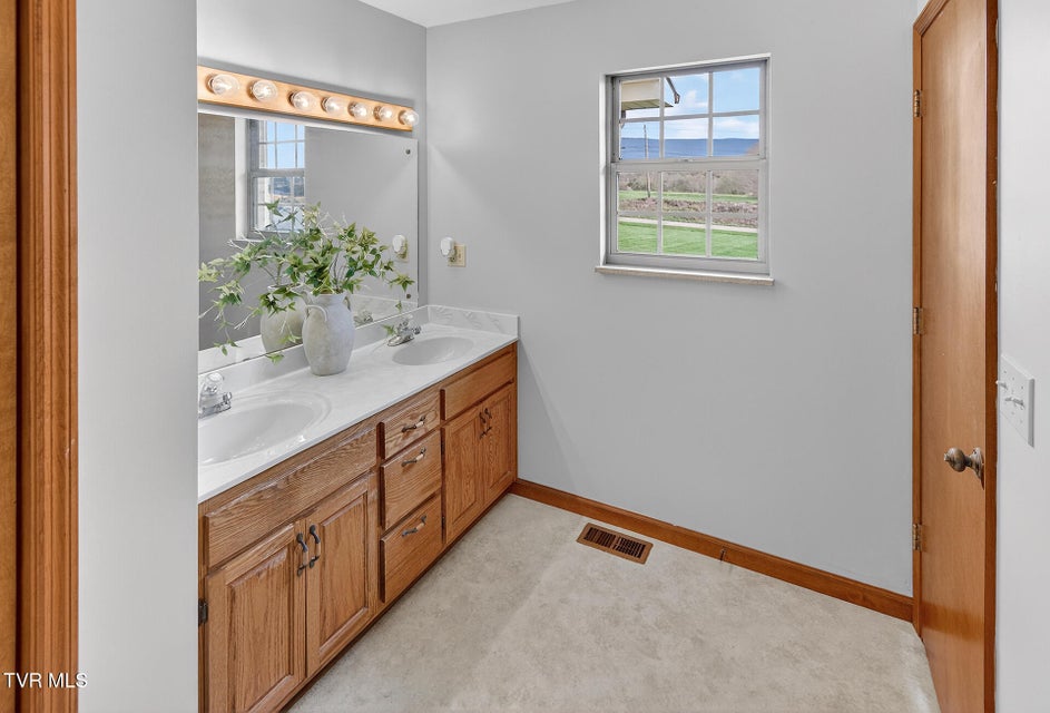 Photo #21: 4930 107 Cutoff 