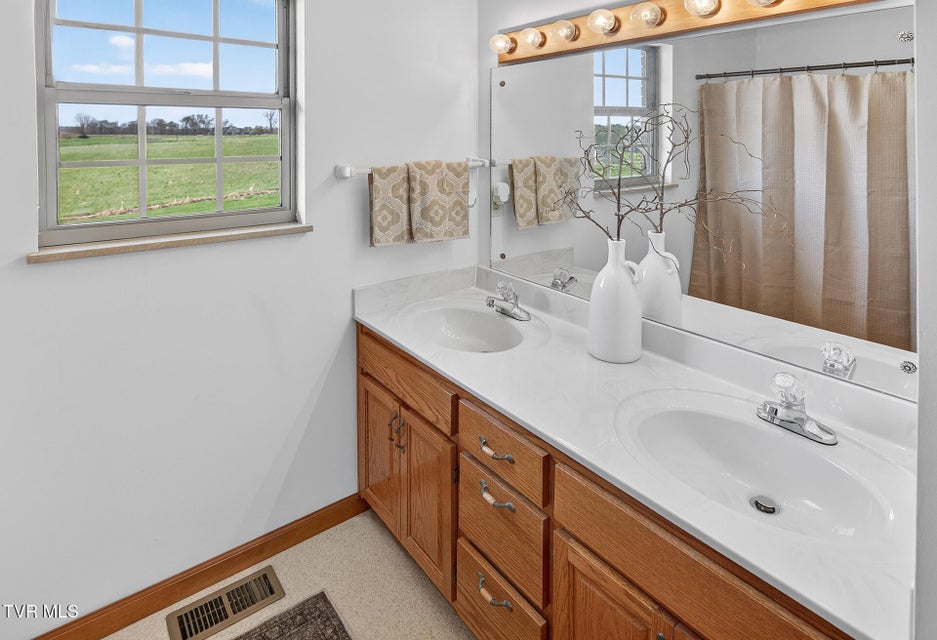 Photo #27: 4930 107 Cutoff 