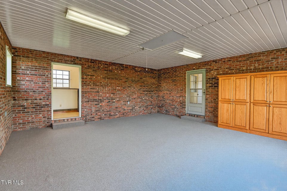 Photo #16: 4930 107 Cutoff 