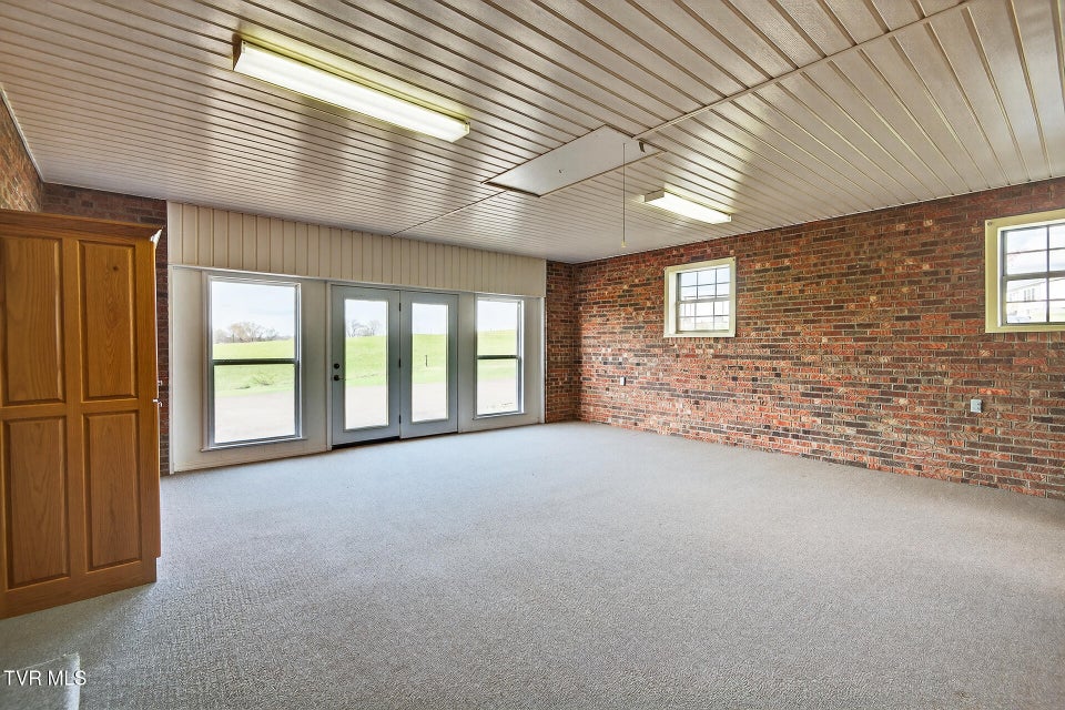 Photo #17: 4930 107 Cutoff 