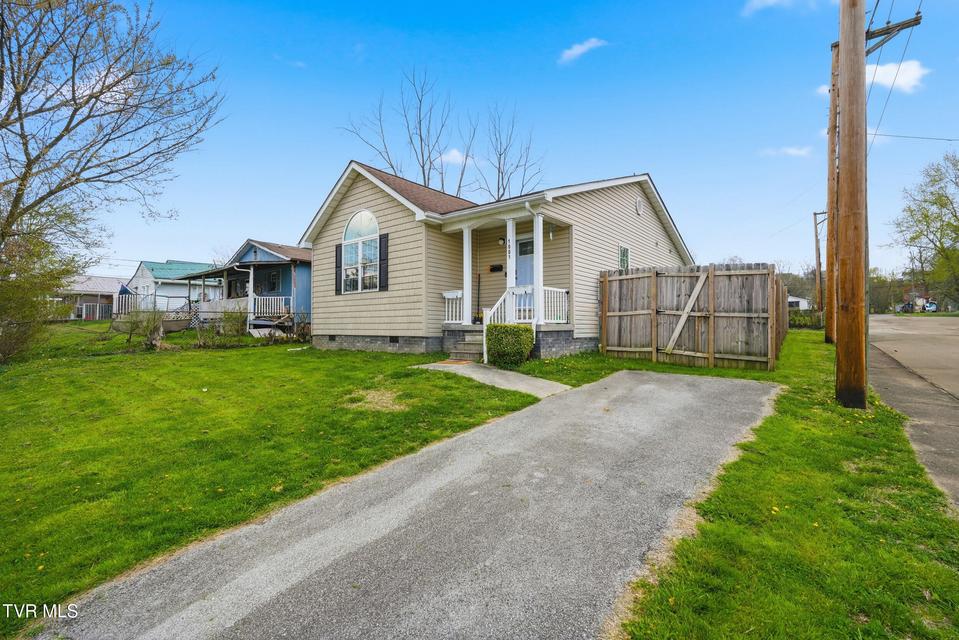 Photo #2: 1001 Minton Place