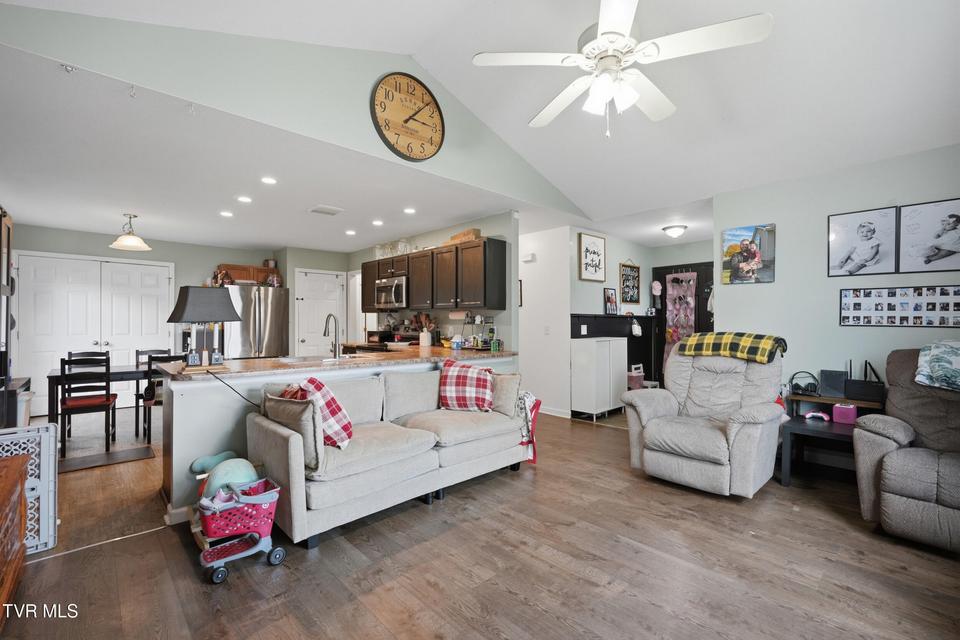 Photo #3: 1001 Minton Place