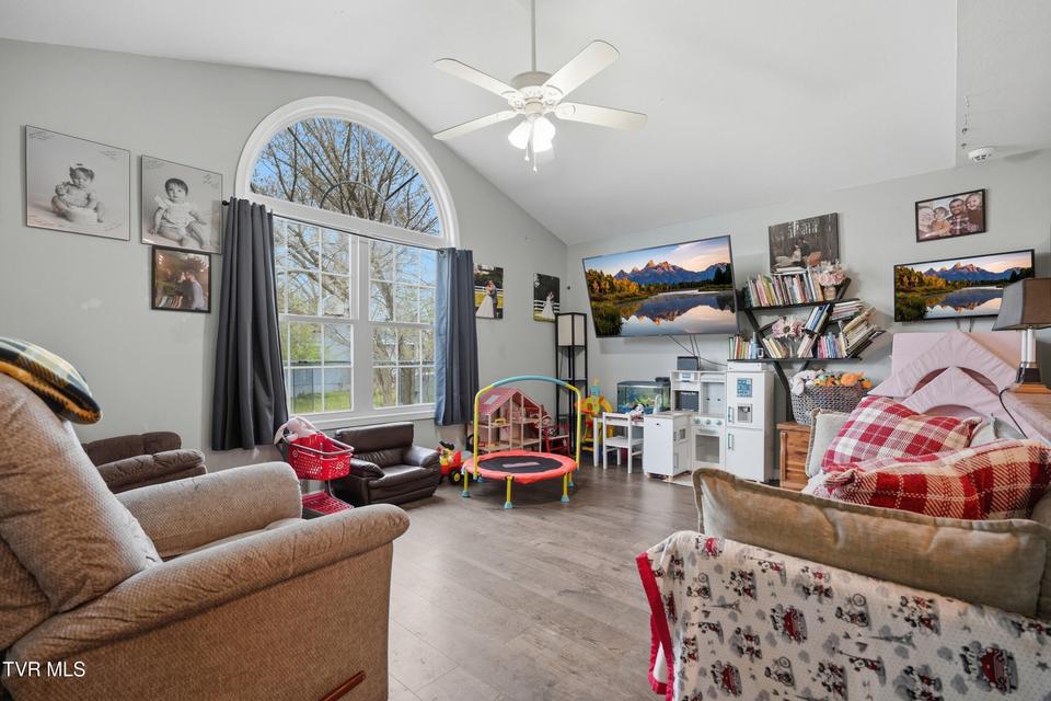 Photo #4: 1001 Minton Place