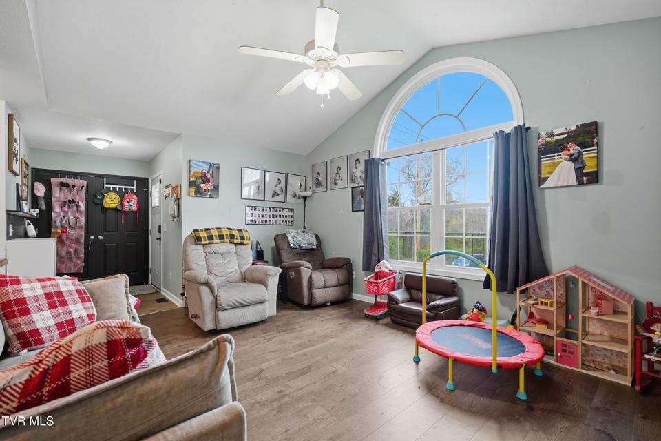 Photo #5: 1001 Minton Place