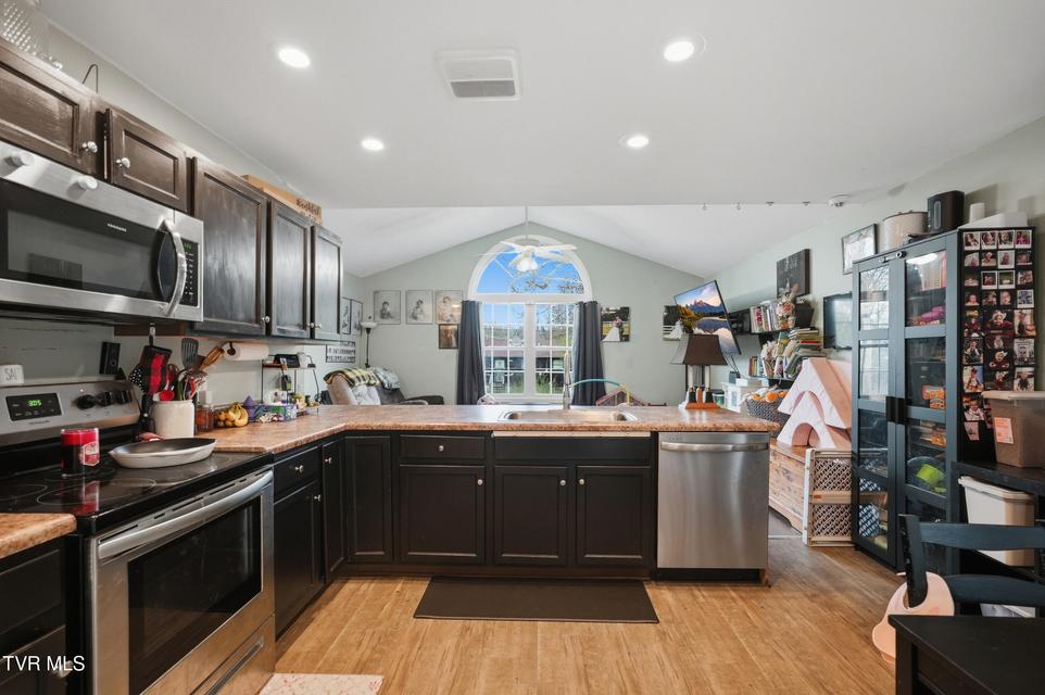 Photo #6: 1001 Minton Place