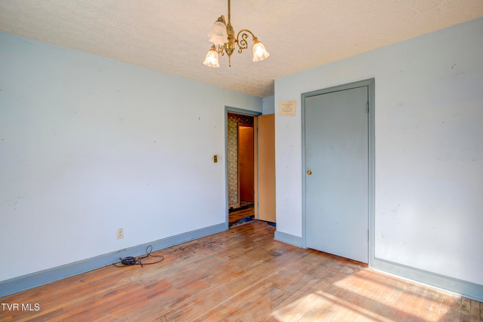 Photo #23: 1302 Oxford Place