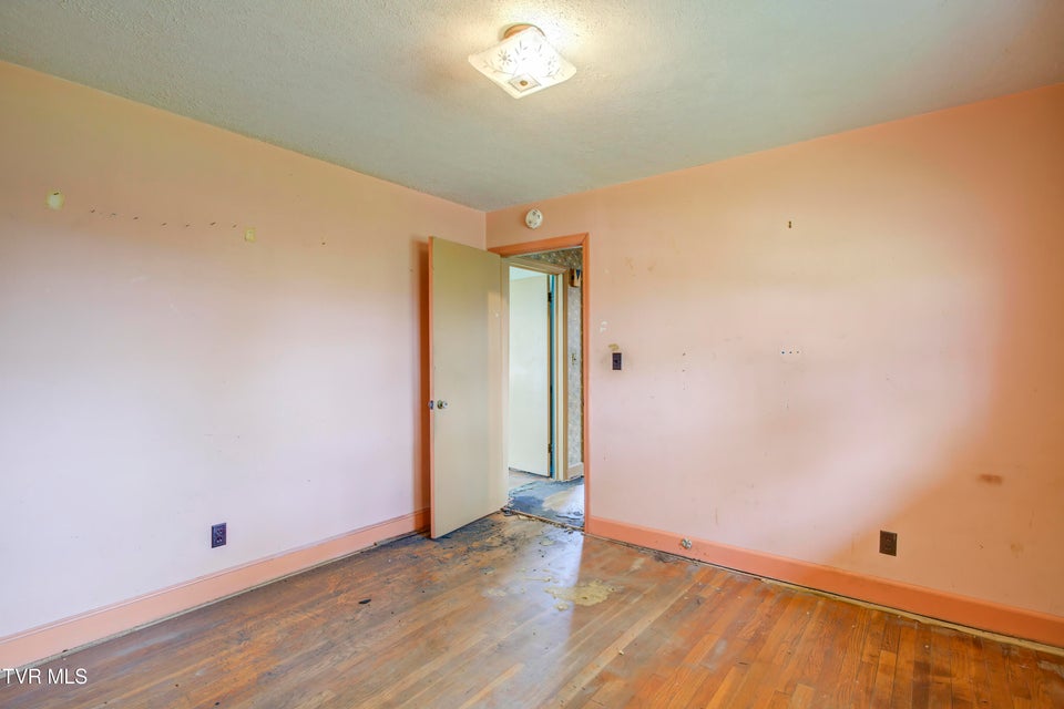 Photo #27: 1302 Oxford Place