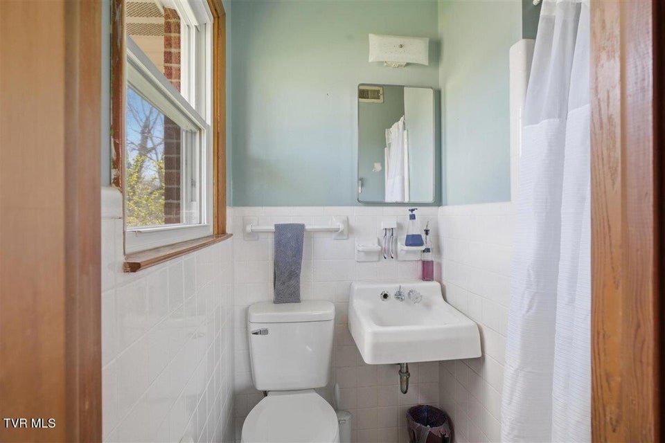 Photo #11: 1117 Brockway Drive