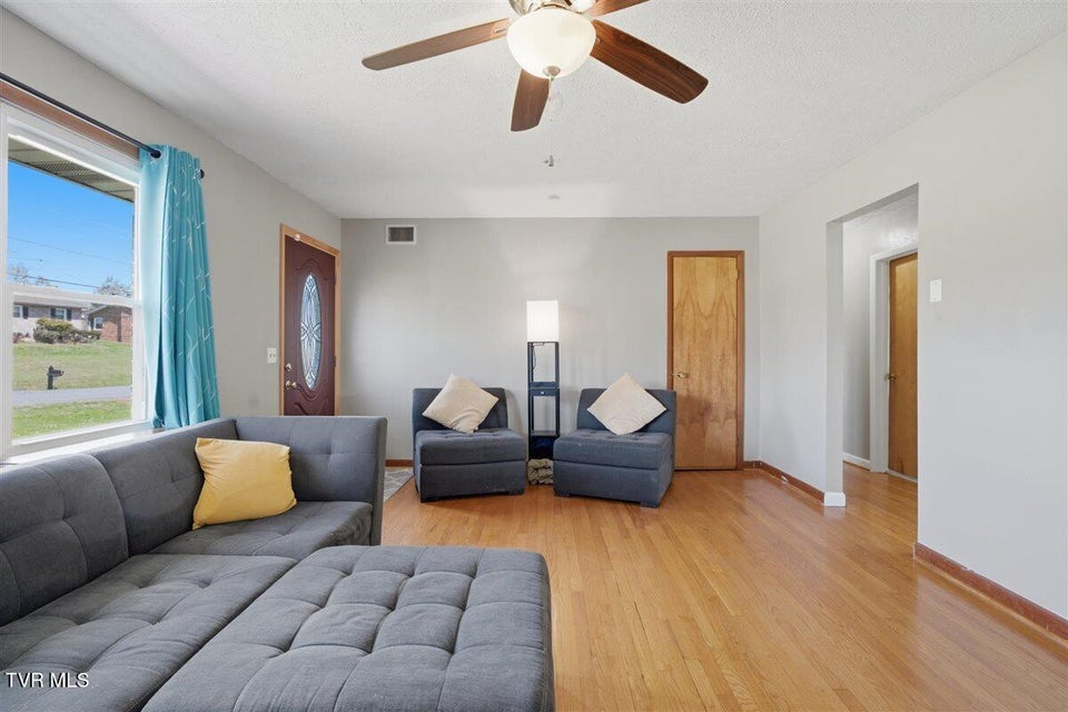 Photo #7: 1117 Brockway Drive