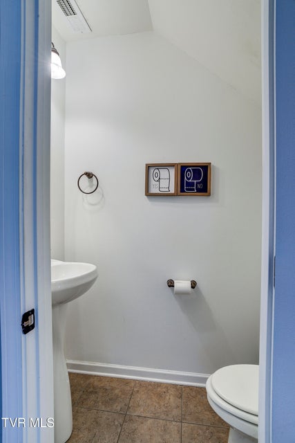 Photo #6: 656 Suffolk Road