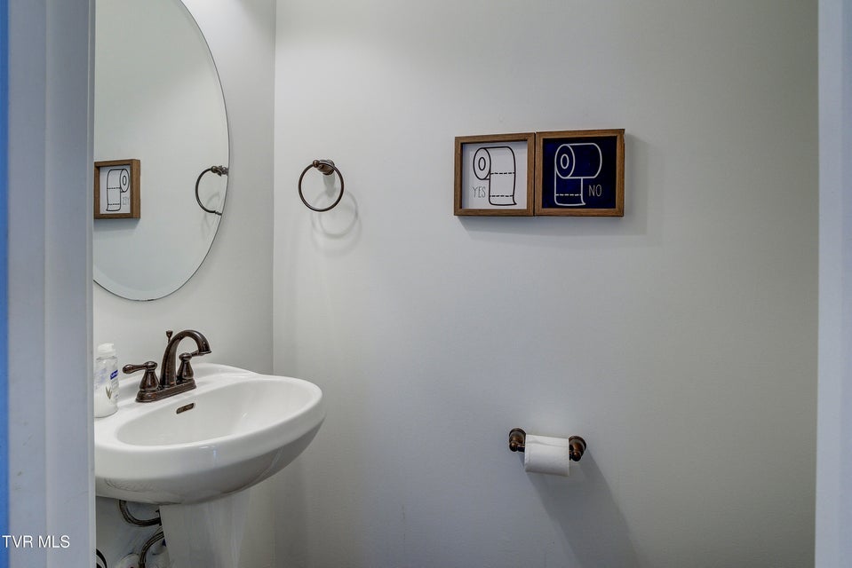 Photo #7: 656 Suffolk Road