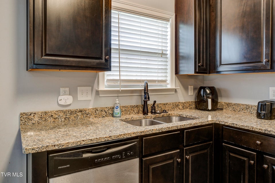 Photo #11: 656 Suffolk Road