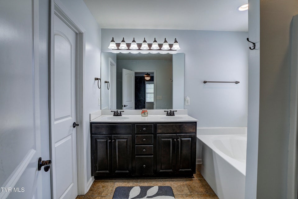 Photo #22: 656 Suffolk Road