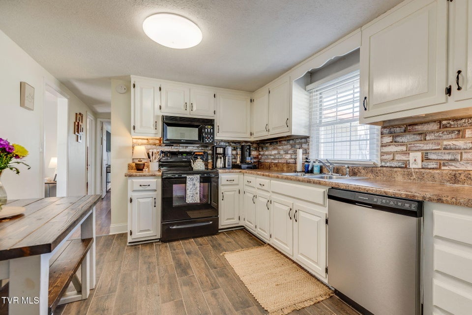 Photo #8: 408 Claremont Road