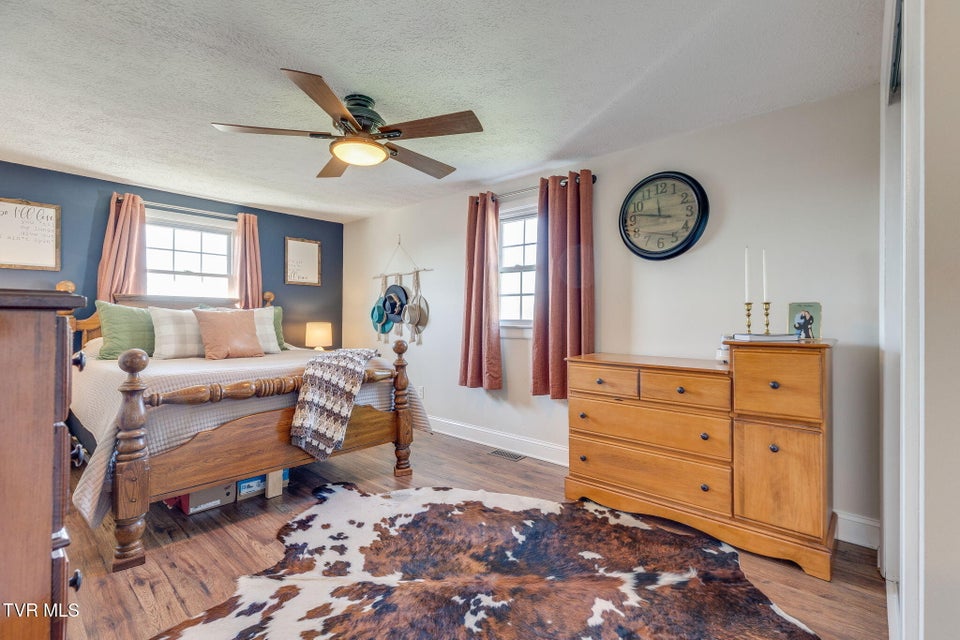 Photo #10: 408 Claremont Road