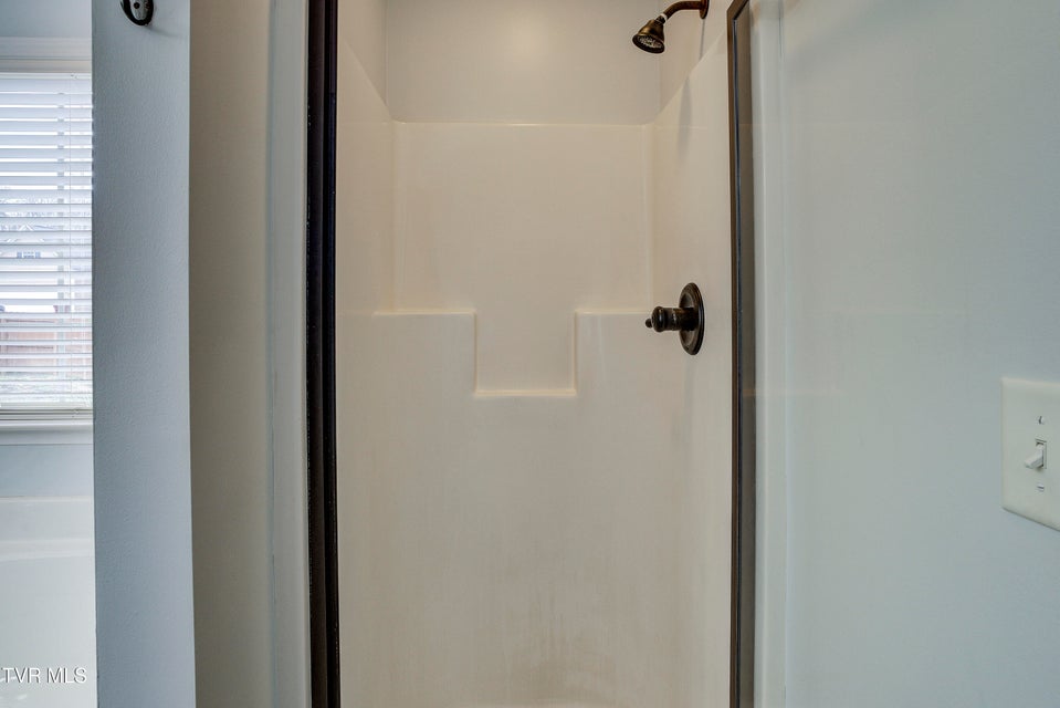 Photo #25: 656 Suffolk Road