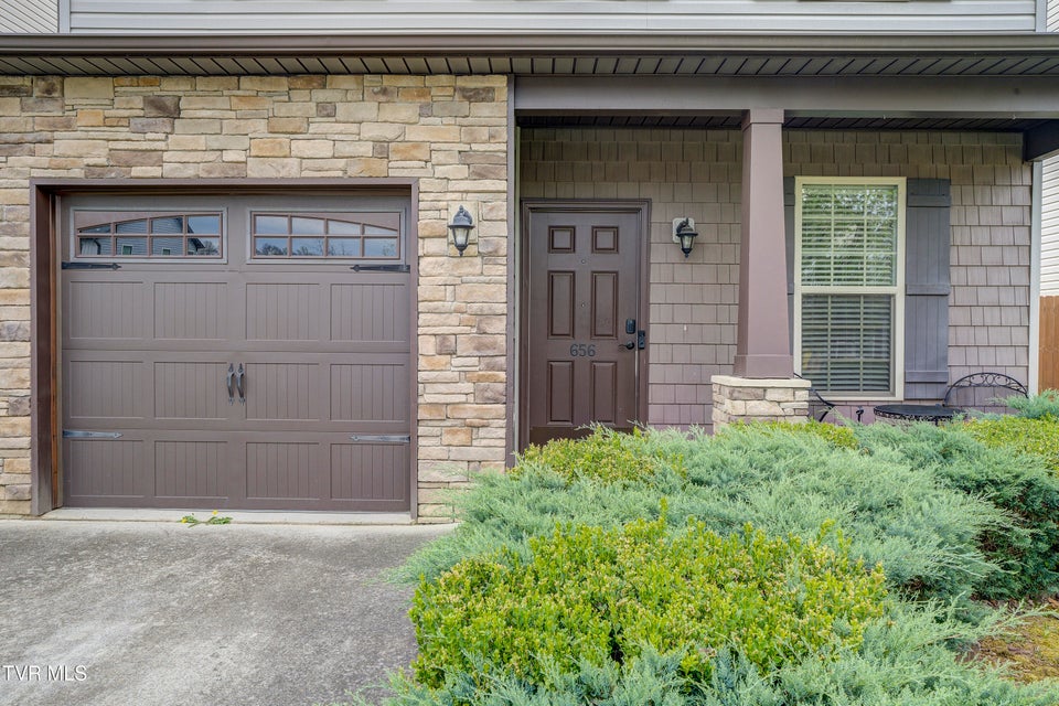 Photo #46: 656 Suffolk Road