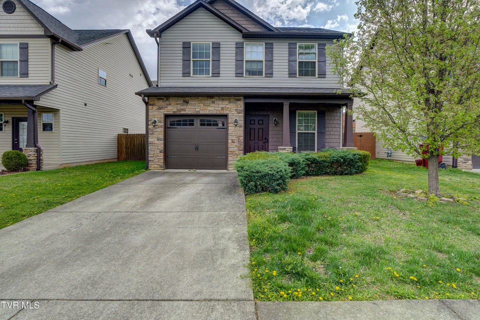 Photo #2: 656 Suffolk Road