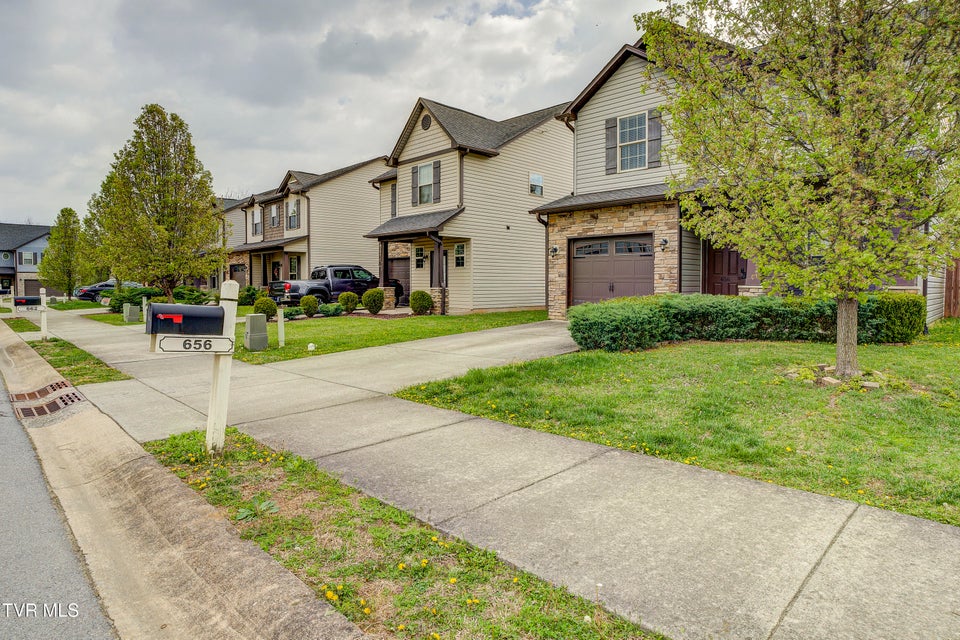 Photo #49: 656 Suffolk Road