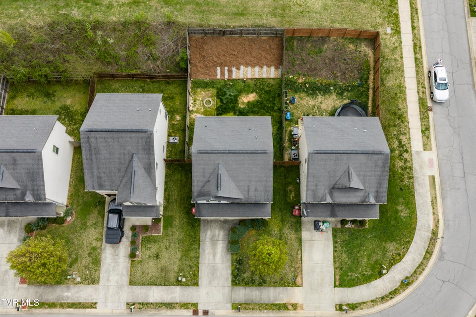 Photo #54: 656 Suffolk Road