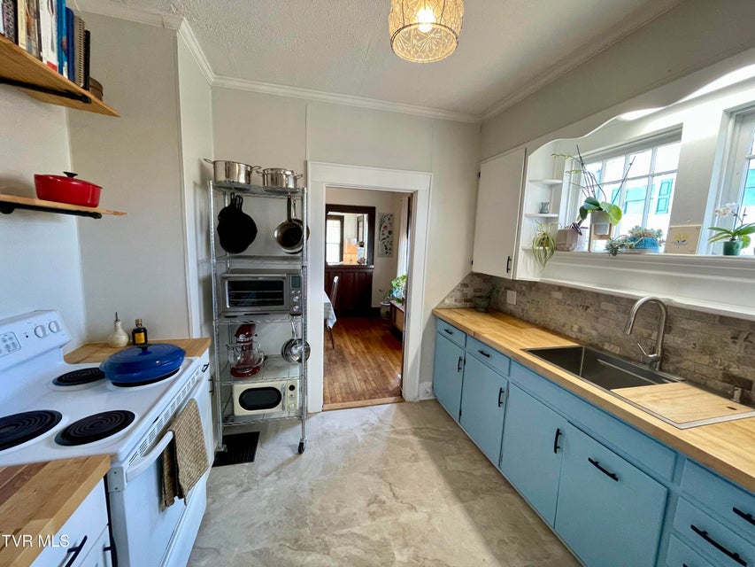 Photo #13: 422 Magnolia Avenue