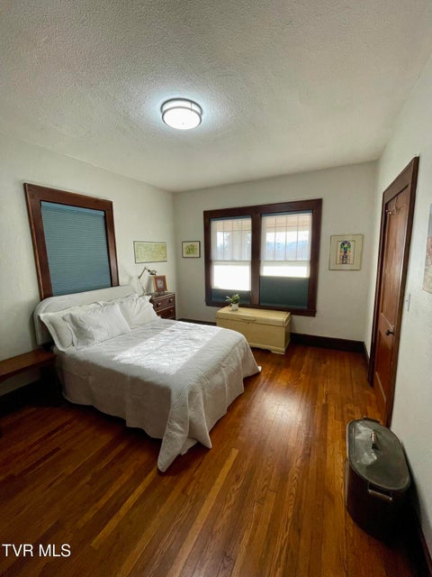 Photo #16: 422 Magnolia Avenue