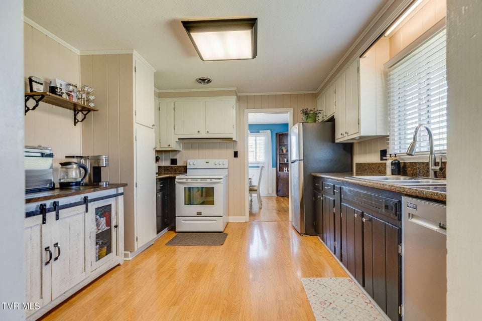 Photo #11: 125 Meadow Wood Drive