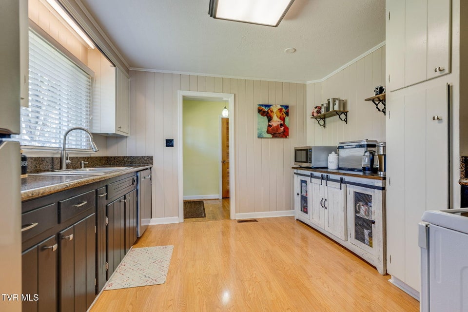 Photo #10: 125 Meadow Wood Drive