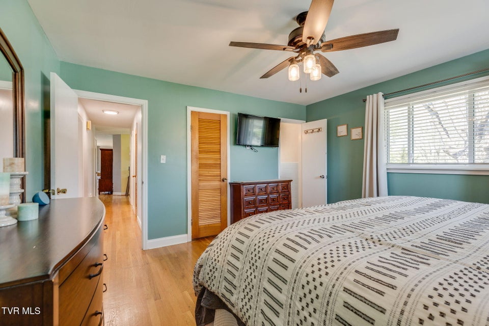 Photo #15: 125 Meadow Wood Drive