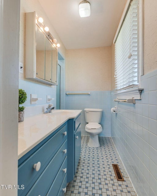 Photo #17: 125 Meadow Wood Drive