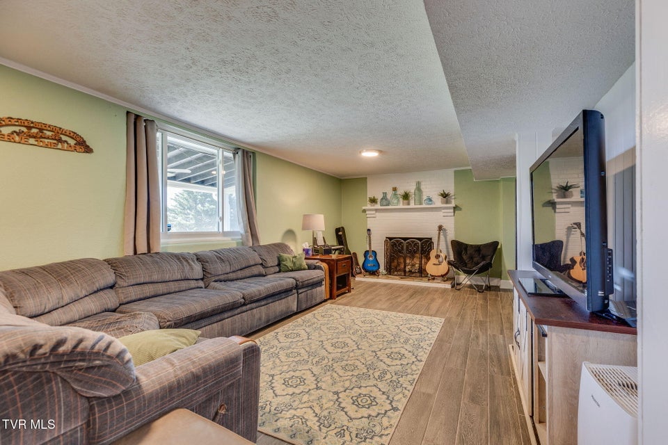 Photo #23: 125 Meadow Wood Drive