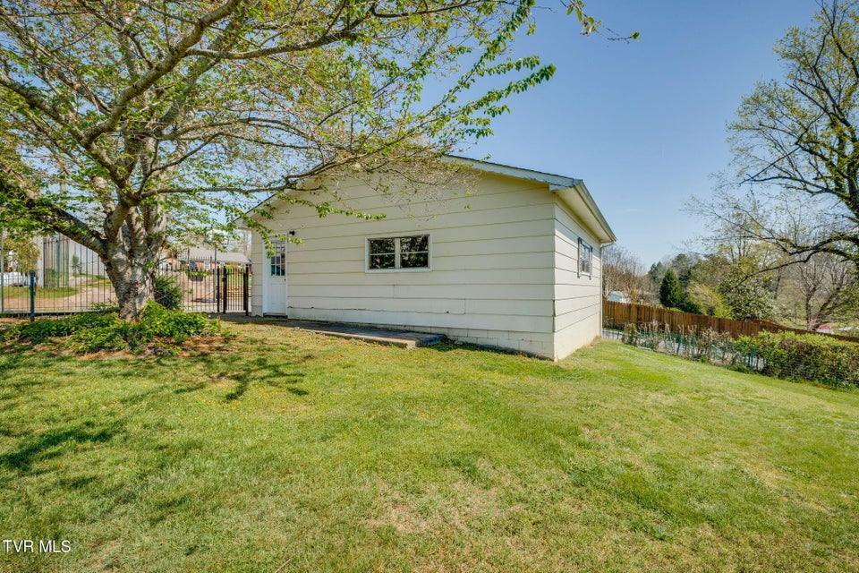 Photo #34: 125 Meadow Wood Drive