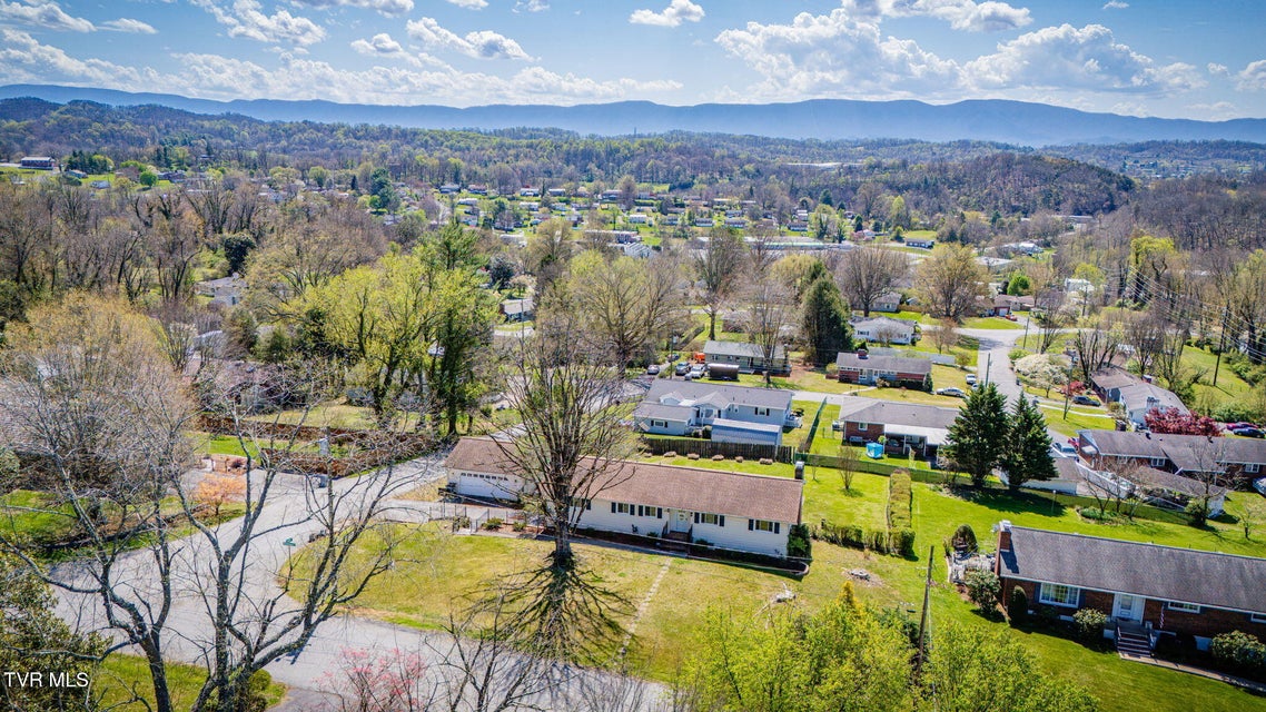 Photo #38: 125 Meadow Wood Drive