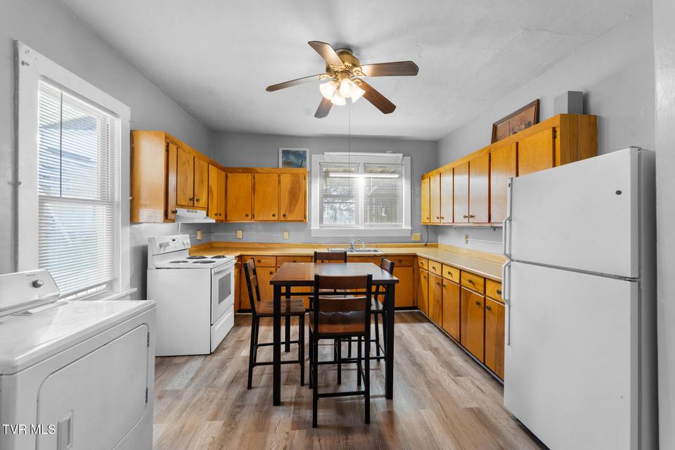 Photo #6: 615 Buckner Street