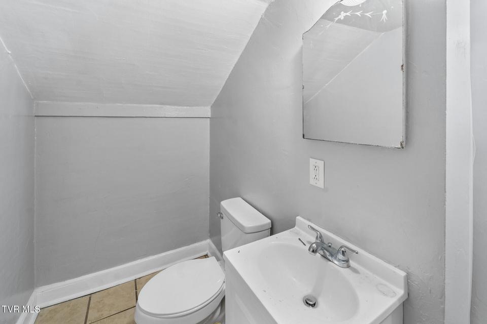 Photo #9: 615 Buckner Street