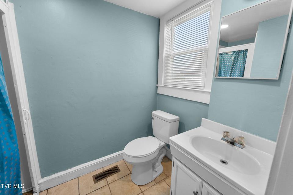 Photo #11: 615 Buckner Street