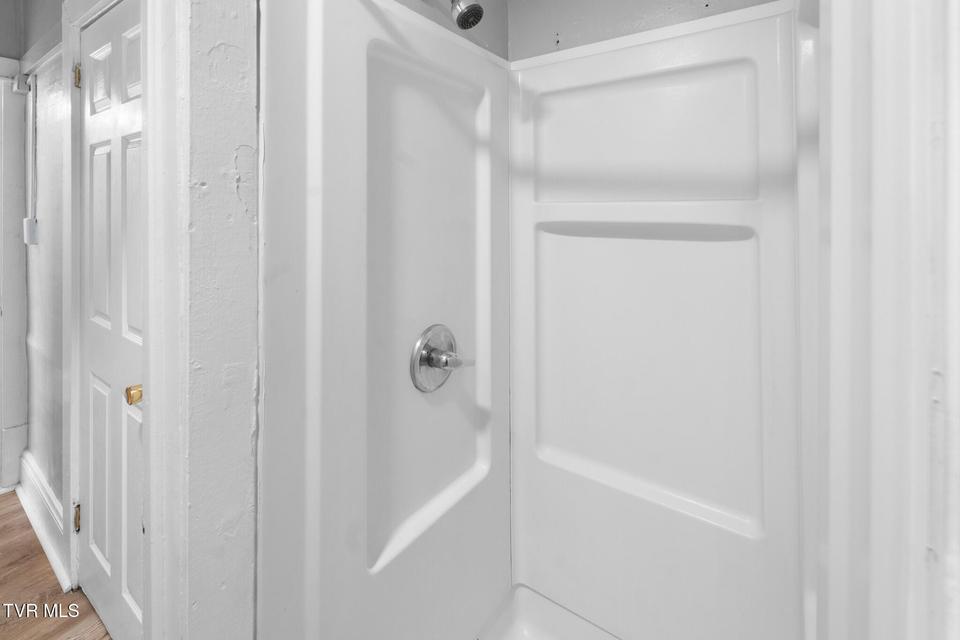 Photo #16: 615 Buckner Street