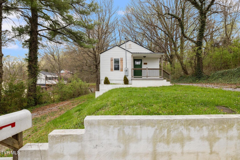 Photo #33: 3806 Bonita Street